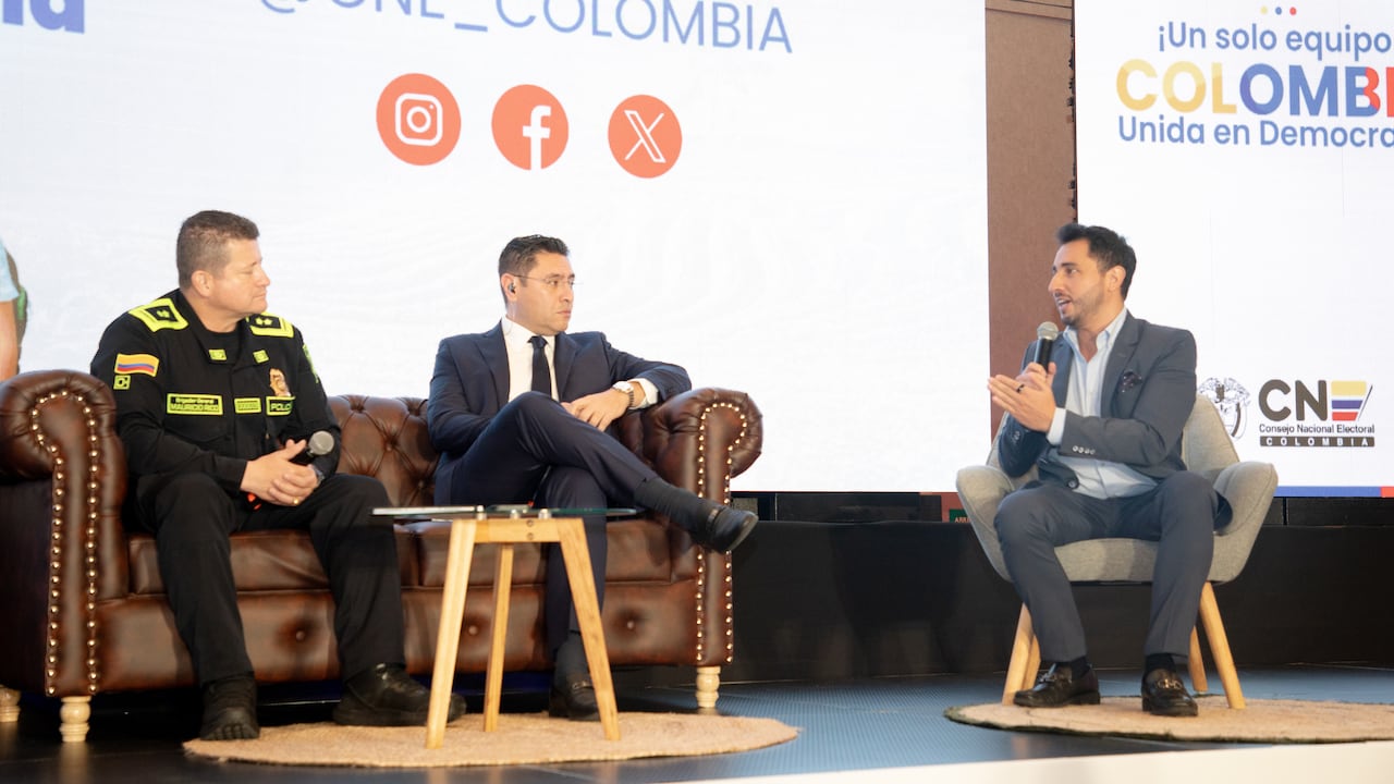 Cristian Quiroz, presidente del Consejo Nacional Electoral, en conversación con Orlando Villar, director Sistema Informativo de Caracol Radio.