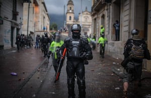 Foto referencial de un agente del Esmad durante las protestas del Paro Nacional en 2021.