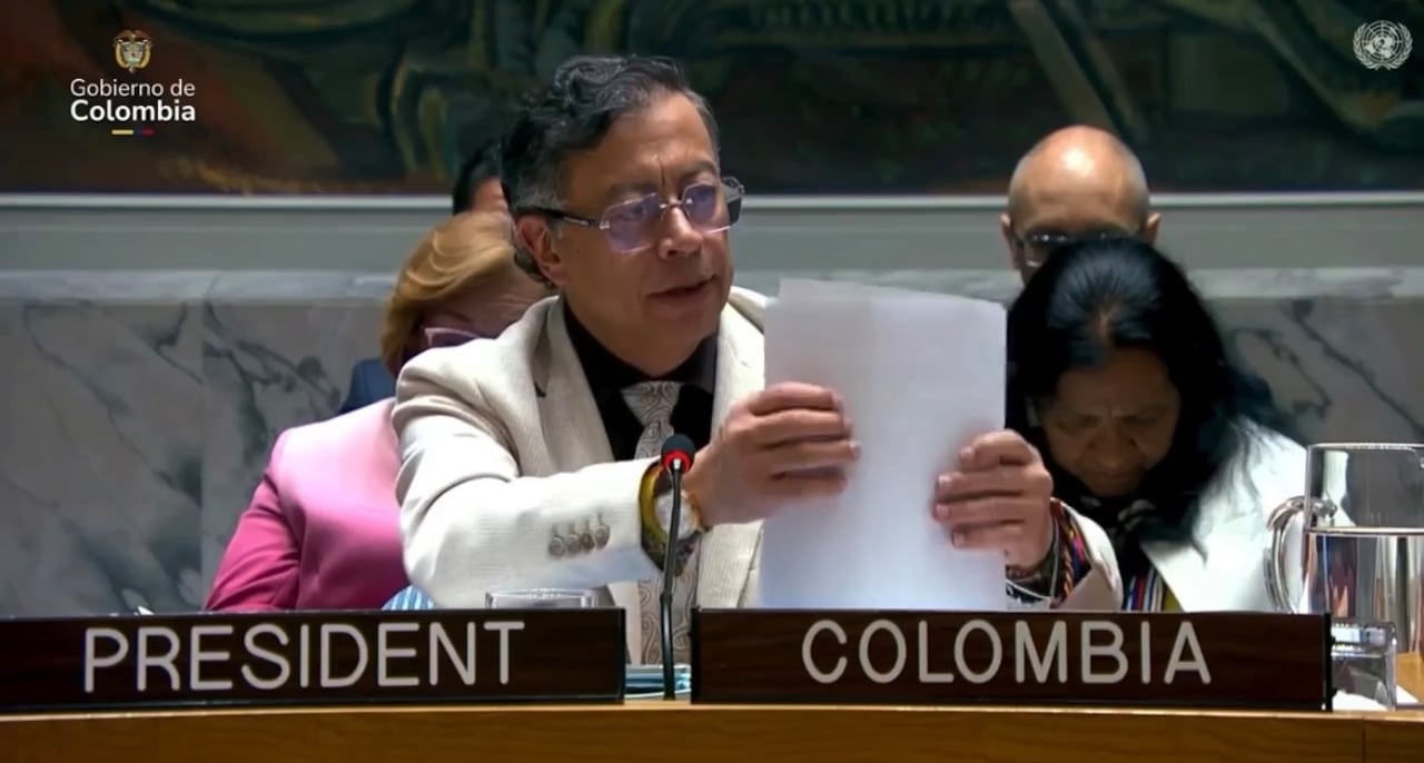 Gustavo Petro notificó en las Naciones Unidas que “no permanecerá en el Gobierno por fuera de la Constitución” - Semana