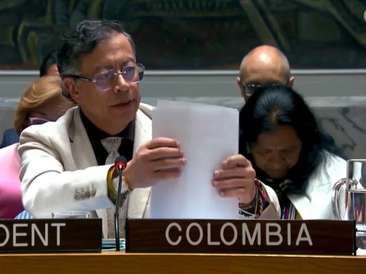 Gustavo Petro notificó en las Naciones Unidas que “no permanecerá en el Gobierno por fuera de la Constitución” - Semana