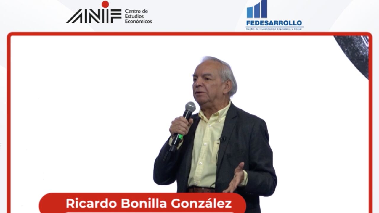 Ricardo Bonilla, ministro de Hacienda.