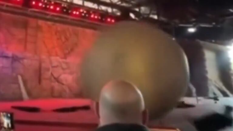Momento Roca En video: impactante momento en Disney World en el que roca de utilería ...