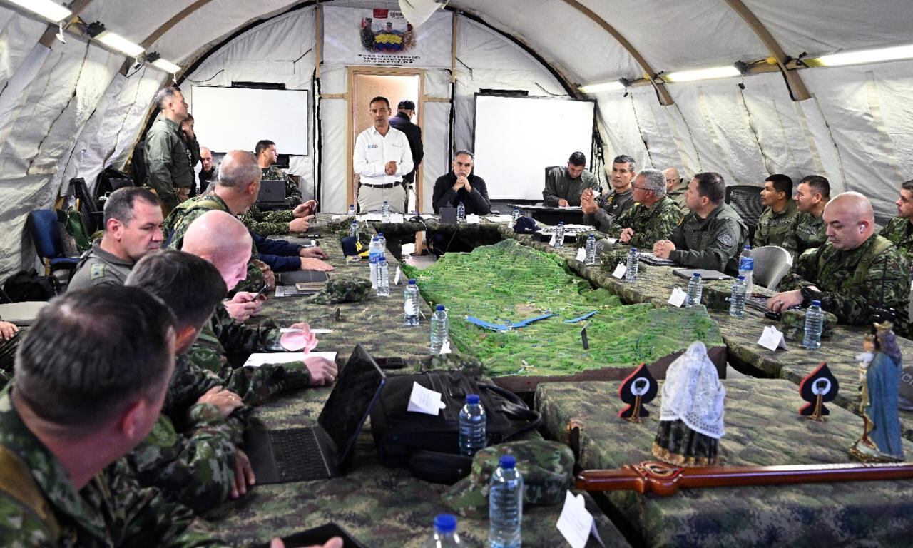 Los ministros de Defensa, Pedro Sánchez, y del Interior, Armando Benedetti, lideraron un consejo de seguridad en el Cauca.