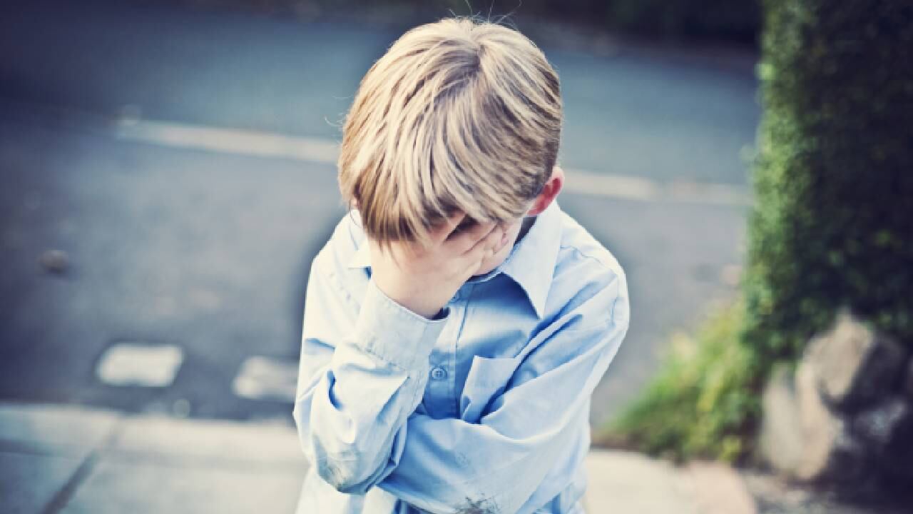 Mamá en España justifica que por la pandemia no envió a su hijo al colegio.