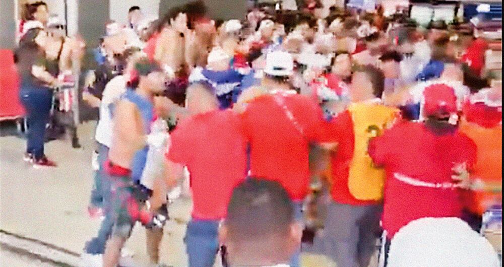 New Jersey vivió los desmanes entre los seguidores de América de Cali e Independiente Medellín.