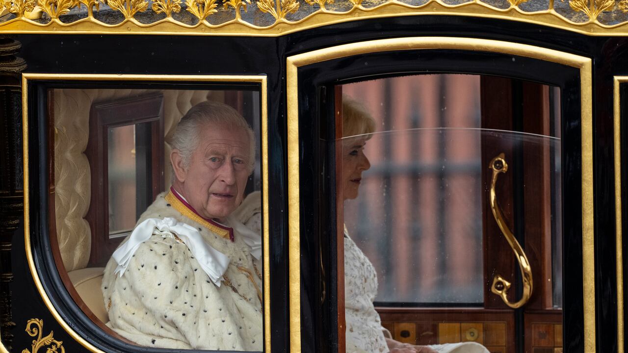 Carlos y Camilla en el coche Jubileo de Diamante.