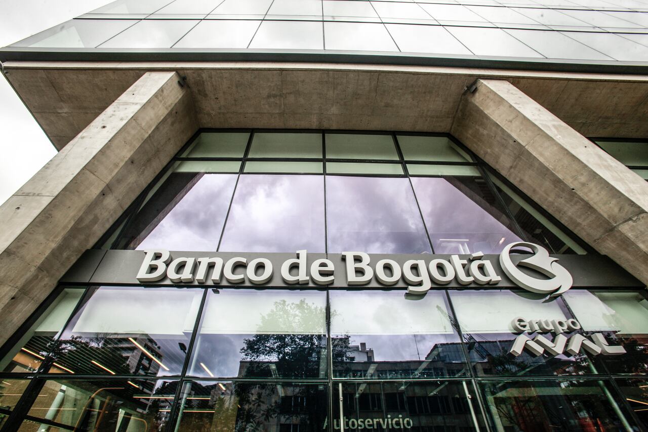 Fachada Banco de Bogota Carrera 11 Calle 82