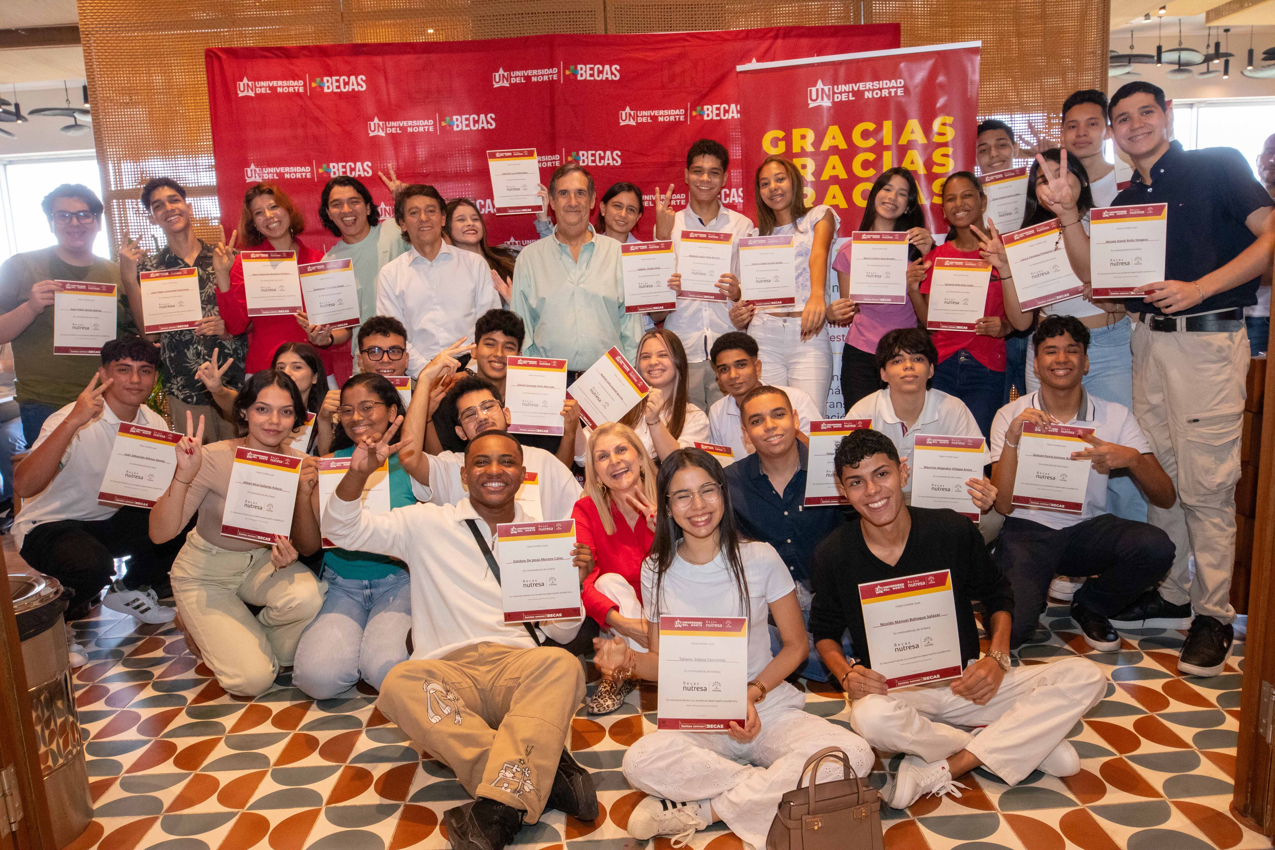 La Fundación Nutresa ha entregado becas a estudiantes universitarios de diferentes instituciones del país.