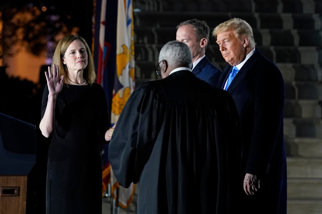 Donald Trump y Amy Coney Barrett