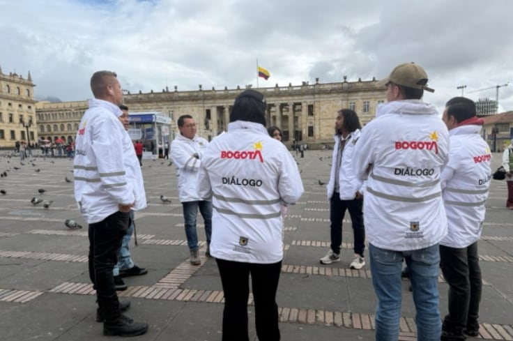 Personal de la Secretaría de Gobierno de Bogotá se alista para las marchas que vienen en la semana.
