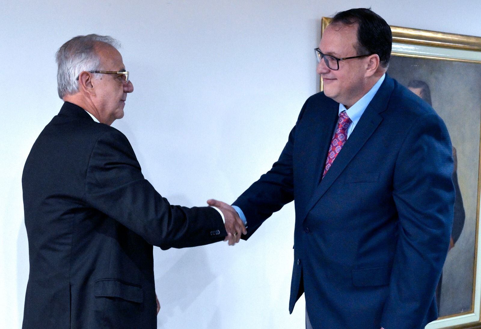 El ministro Iván Velásquez, posesionó a Luis Edmundo Suárez Soto, como viceministro de estrategia y planeación.