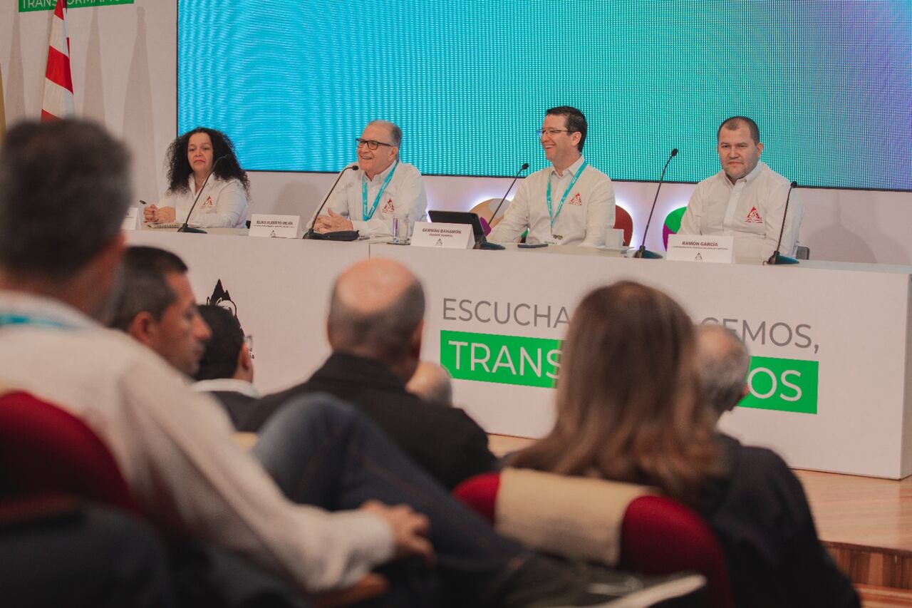 El Congreso Nacional Cafetero se reúne en Bogotá del 29 de noviembre al 1 de diciembre.