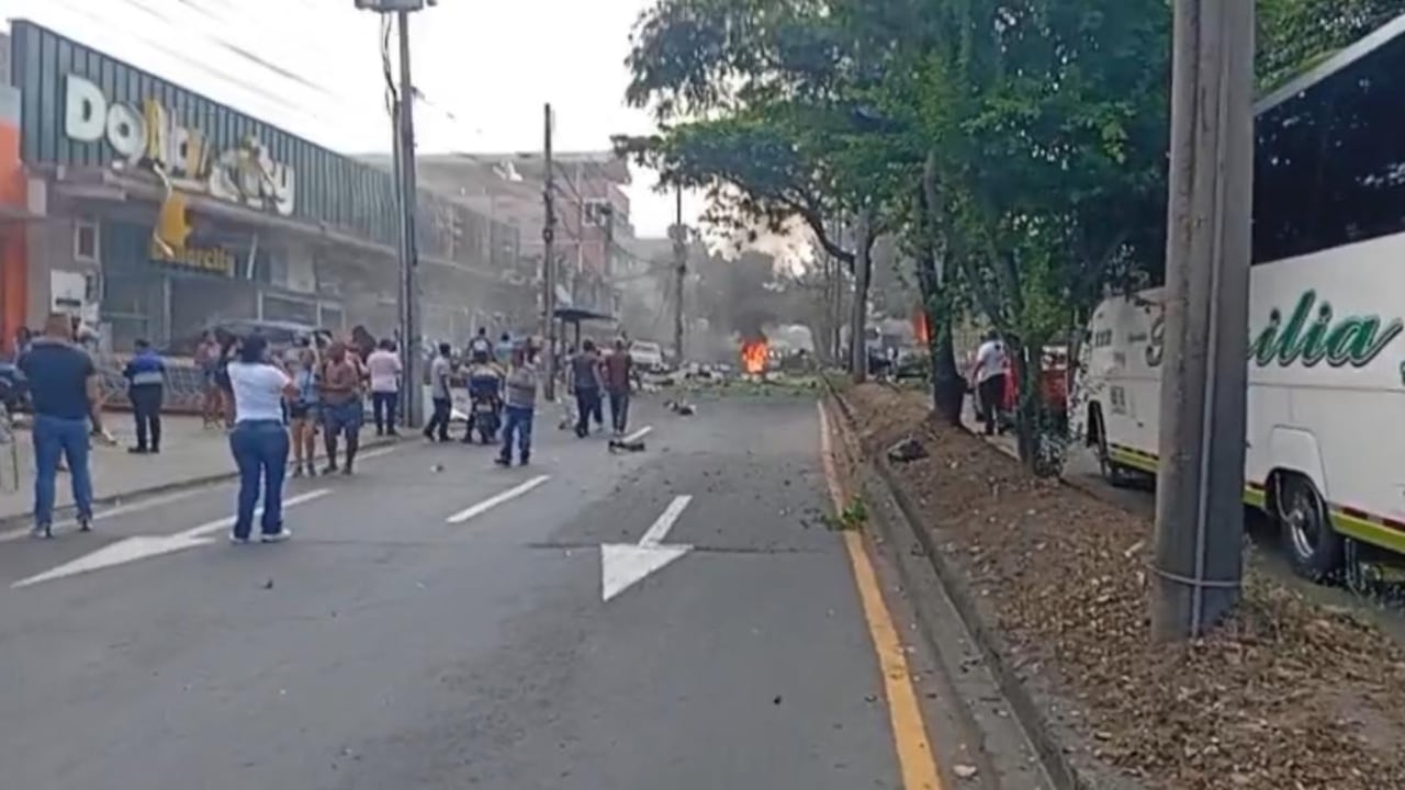 Posible atentado terrorista en Cali frente a base de la Fuerza Aérea.