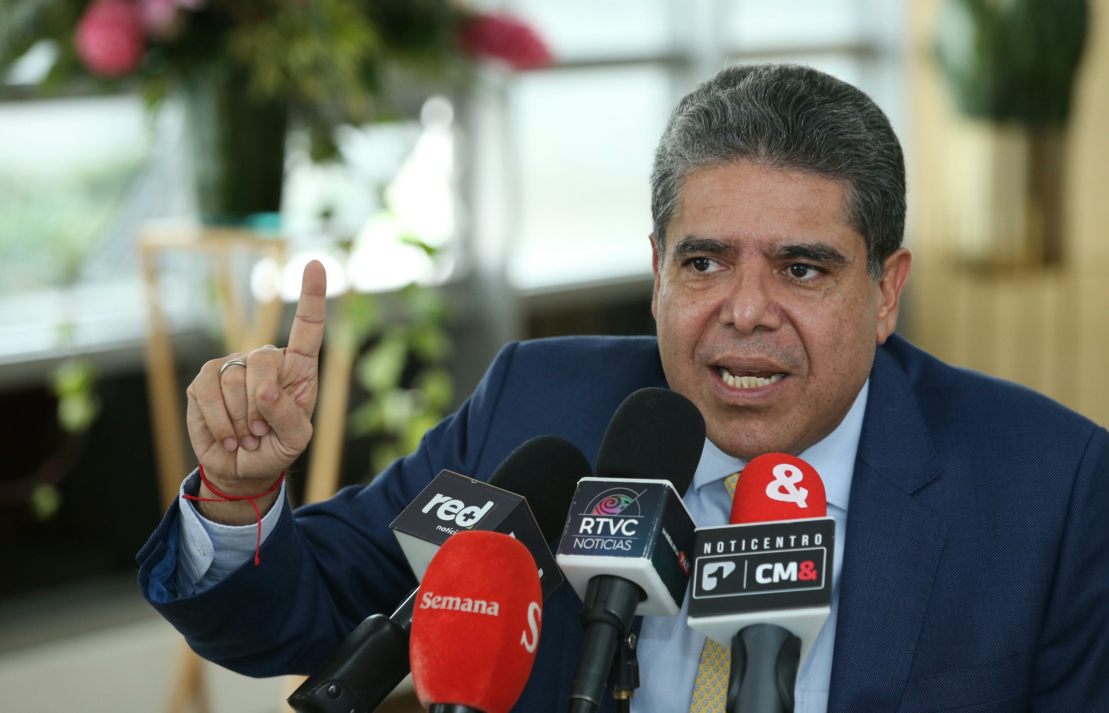 Carlos Hernán Rodríguez
Contralor