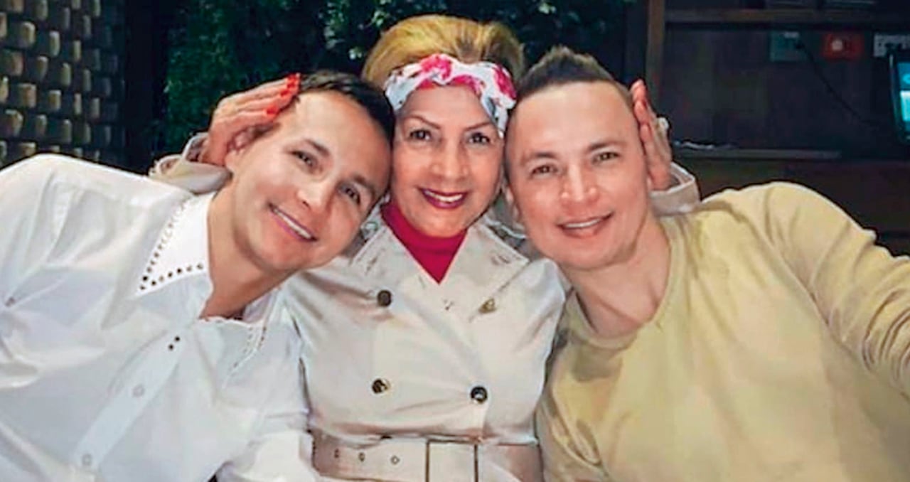 Mauricio Leal (izq.), Marleny Hernández y Jhonier Leal (der.) vivían juntos en una lujosa casa ubicada en la vía La Calera, donde fue ejecutado el crimen.