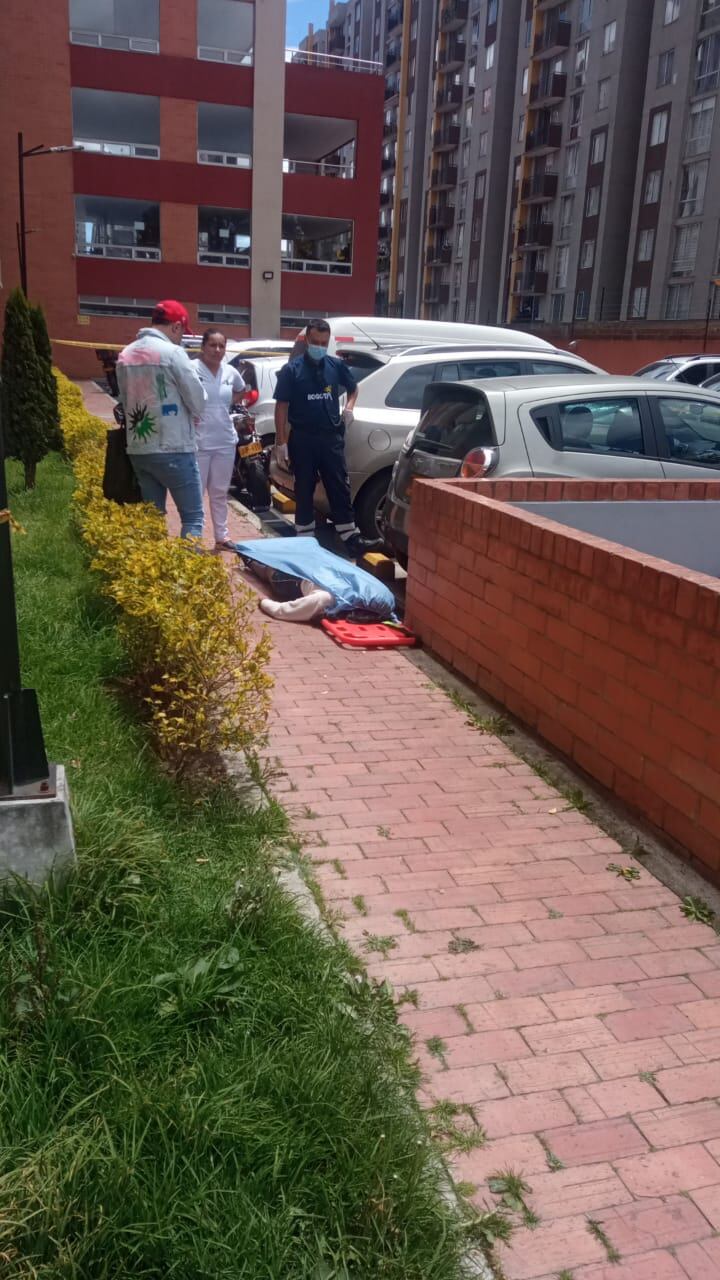 Mujer se lanzó de un séptimo piso en el barrio Madelena, tras sufrir un ataque de pánico.