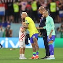 Neymar y su gesto con un niño tras el duelo con Croacia.