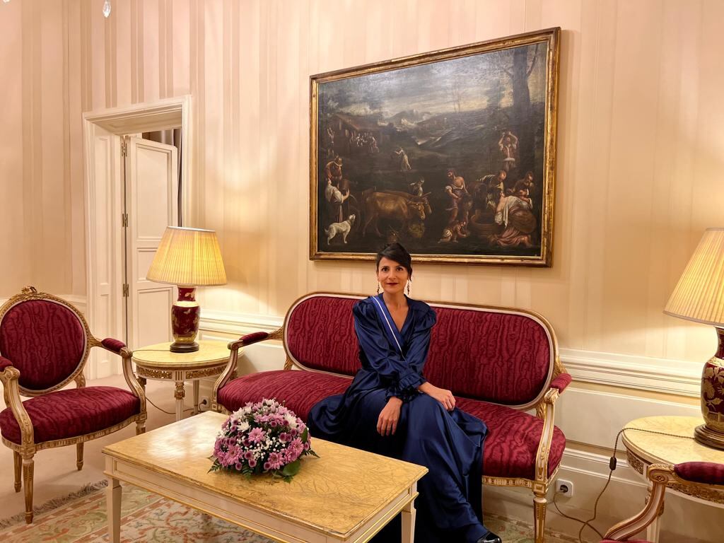 La ministra de Minas y Energía, Irene Vélez, lució vestido y zapatos.