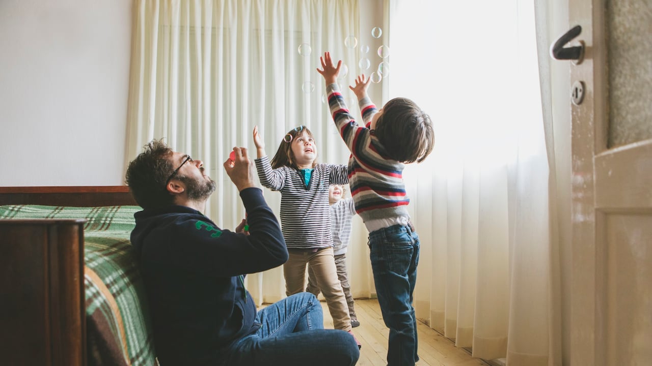 La contaminación del aire en el hogar puede generar problemas de salud a toda la familia.