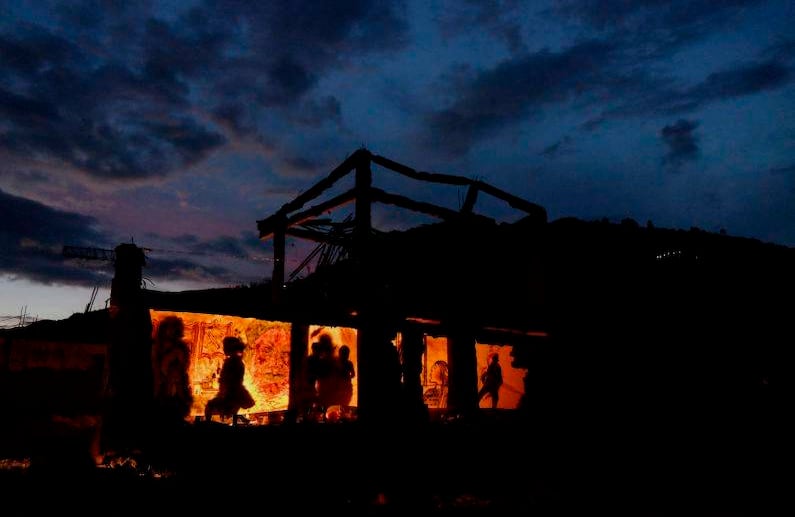 En todas las intervenciones participaron familias campesinas e indígenas, ex-combatientes y miembros de las Fuerzas Armadas / Minga Muralista. Toribío, Cauca 2017. FOTO: Santiago Escobar-Jaramillo
