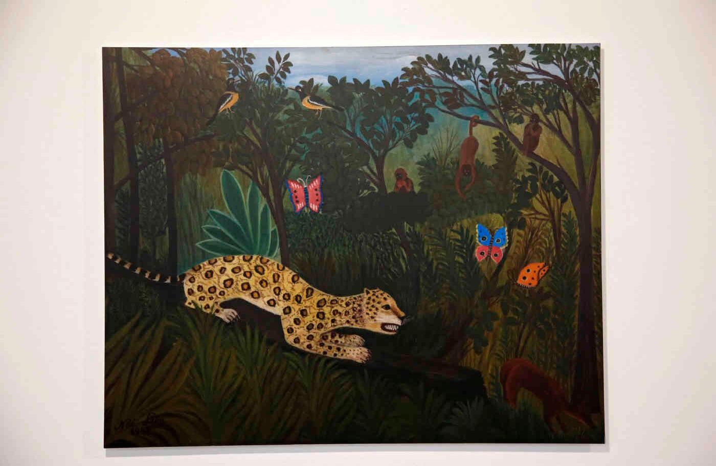 'Tigre cazando sabanera', obra del artista José León de 1965, también hace parte de la muestra. 