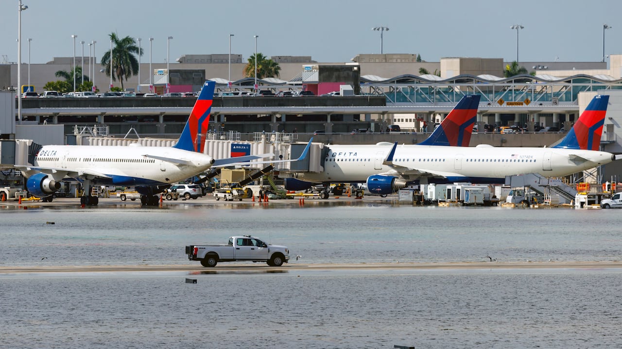 Los pasajeros tuvieron que presenciar el incómodo momento mientras viajaban a Las Vegas.