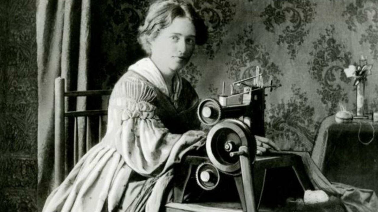 GETTY IMAGES / Anuncio para la patente de la máquina de coser Singer, en 1899.