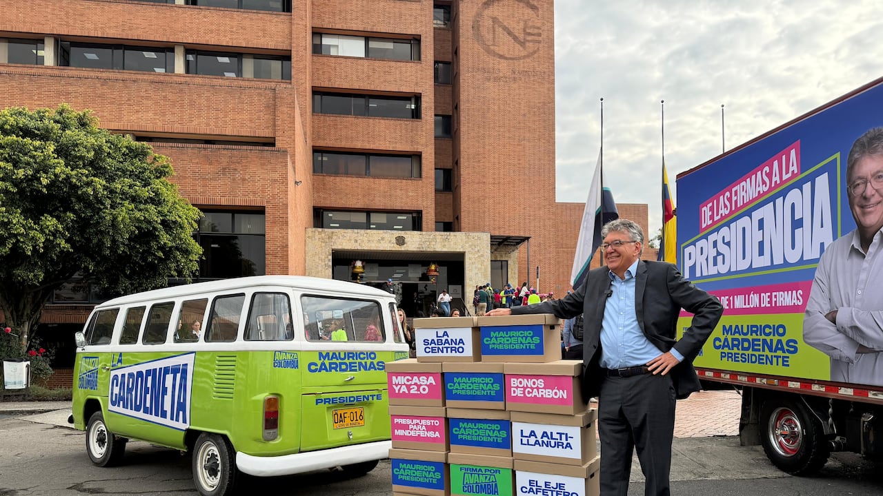 Mauricio Cárdenas inscribió su candidatura