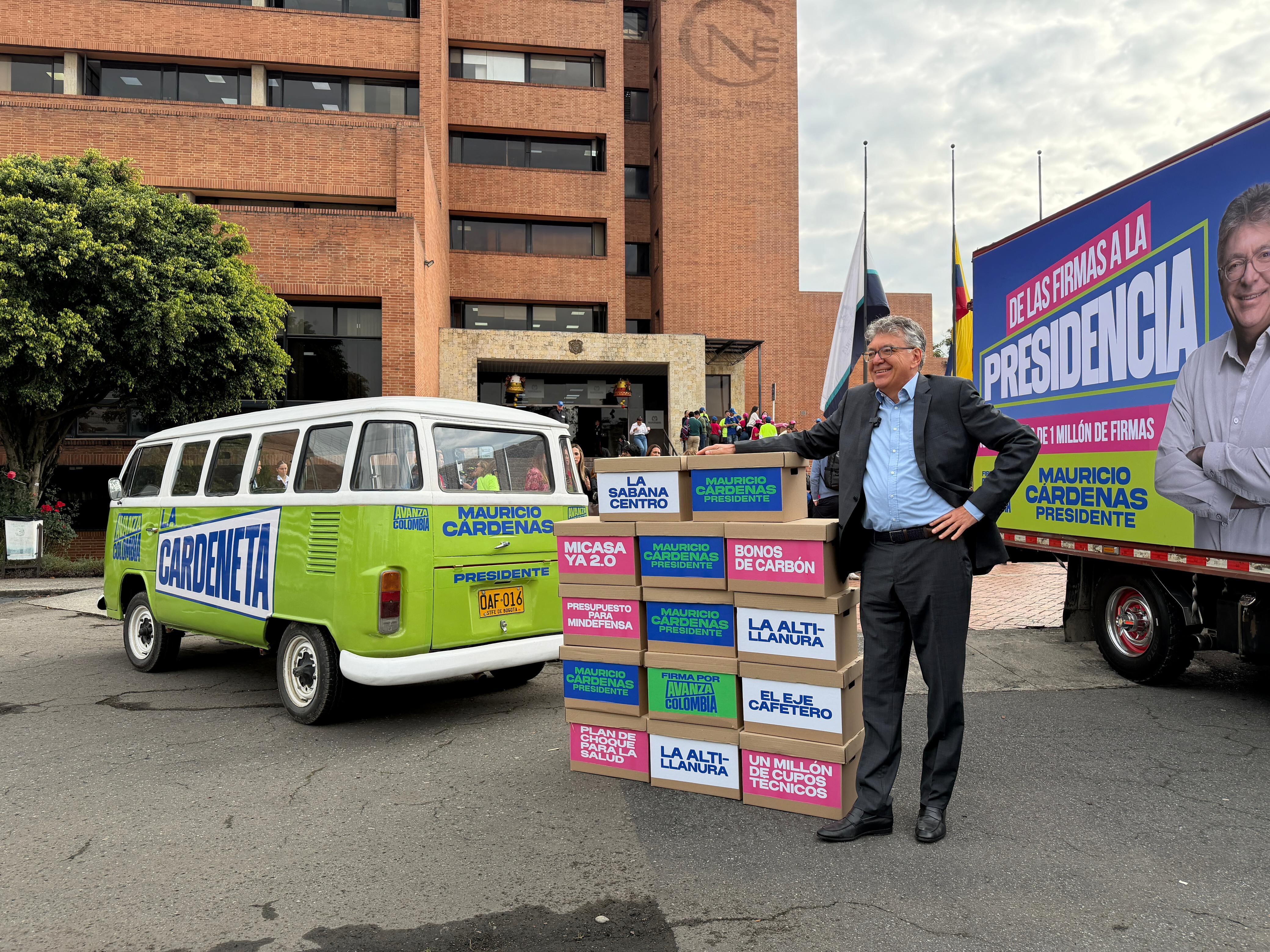 Mauricio Cárdenas inscribió su candidatura