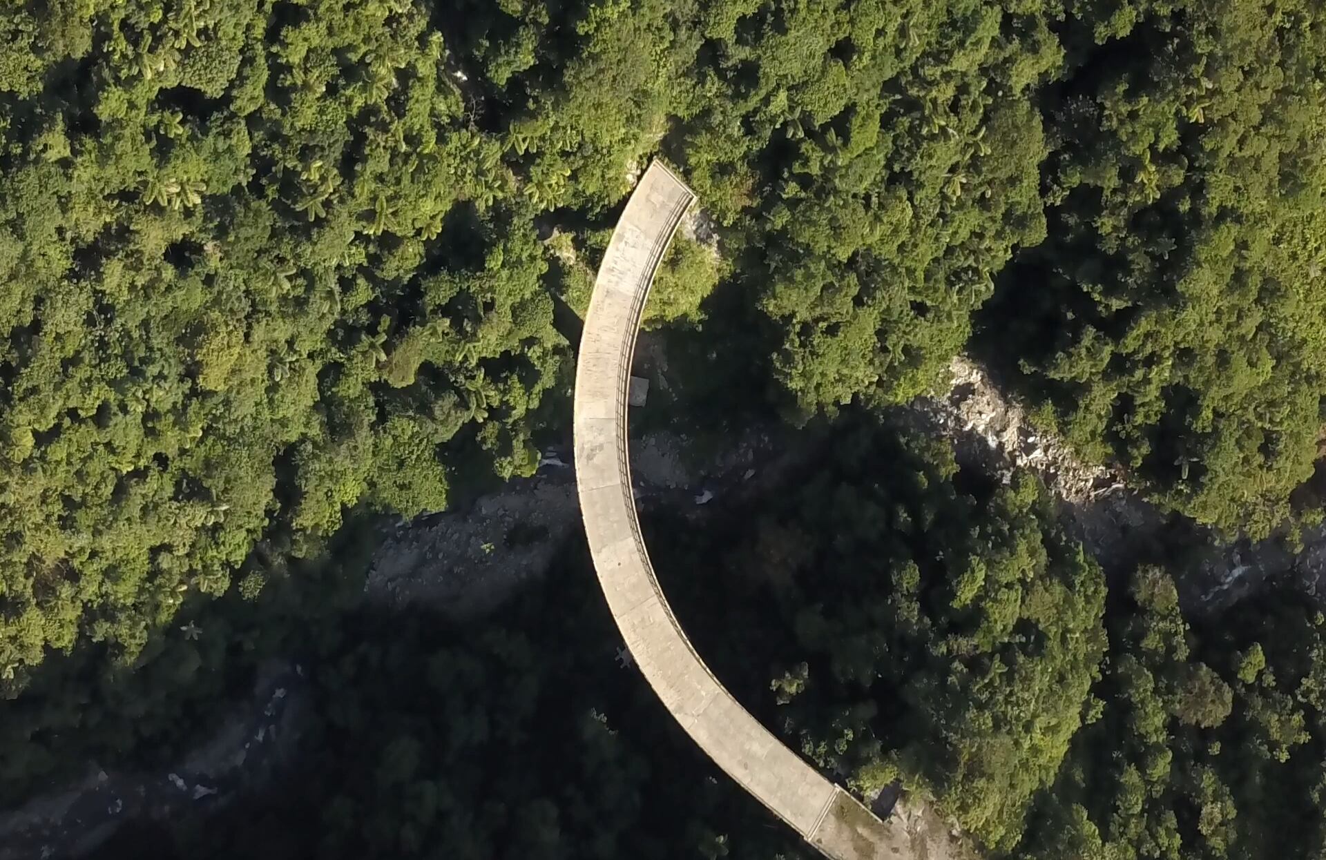 'Suspensión' (2019) de Simón Uribe