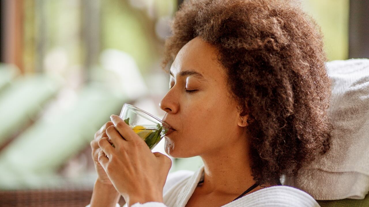 Las infusiones de cáscaras de algunas frutas ayudan a prevenir complicaciones de salud.