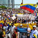 Los manifestantes protestan contra el proceso electoral de Venezuela y el presidente Nicolás Maduro en Miami, Florida, el 3 de agosto de 2024. El líder venezolano Nicolás Maduro fue declarado ganador de las elecciones del 29 de julio por la autoridad electoral del CNE del país el 2 de agosto de 2024. Según el CNE, Maduro ganó con el 52 por ciento de los votos y el candidato opositor Edmundo González Urrutia obtuvo el 43 por ciento. (Foto de CHANDAN KHANNA / AFP)