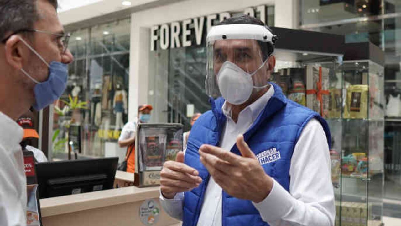 El alcalde, Juan Carlos Cárdenas, ha invitado a los ciudadanos a seguir las medias de autoprotección, porque "vienen las semanas más difíciles".