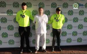 Reseña en la Policía del profesor de música capturado luego de ser deportado desde los Estados Unidos.