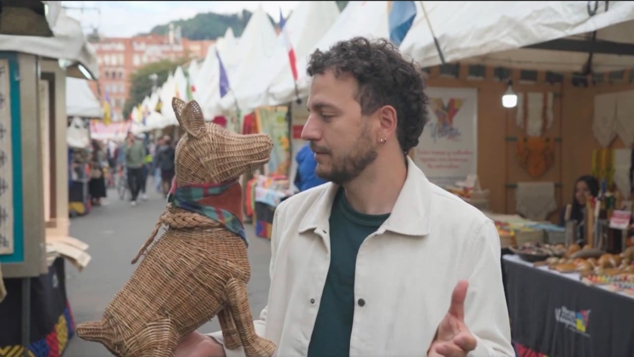 Bogotario, una ciudad por descubrir, los divertidos micro contenidos que redescubren la ciudad a través de sus íconos más emblemáticos, de la mano de su presentador, David Moncada.