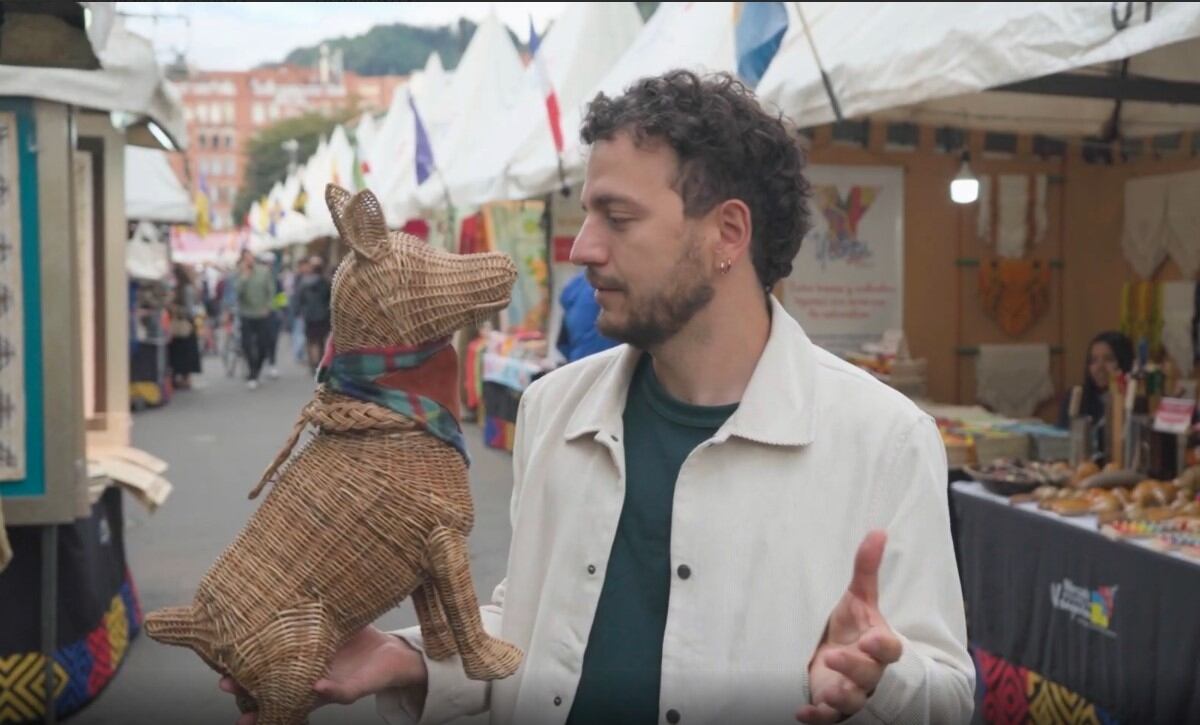 Bogotario, una ciudad por descubrir, los divertidos micro contenidos que redescubren la ciudad a través de sus íconos más emblemáticos, de la mano de su presentador, David Moncada.