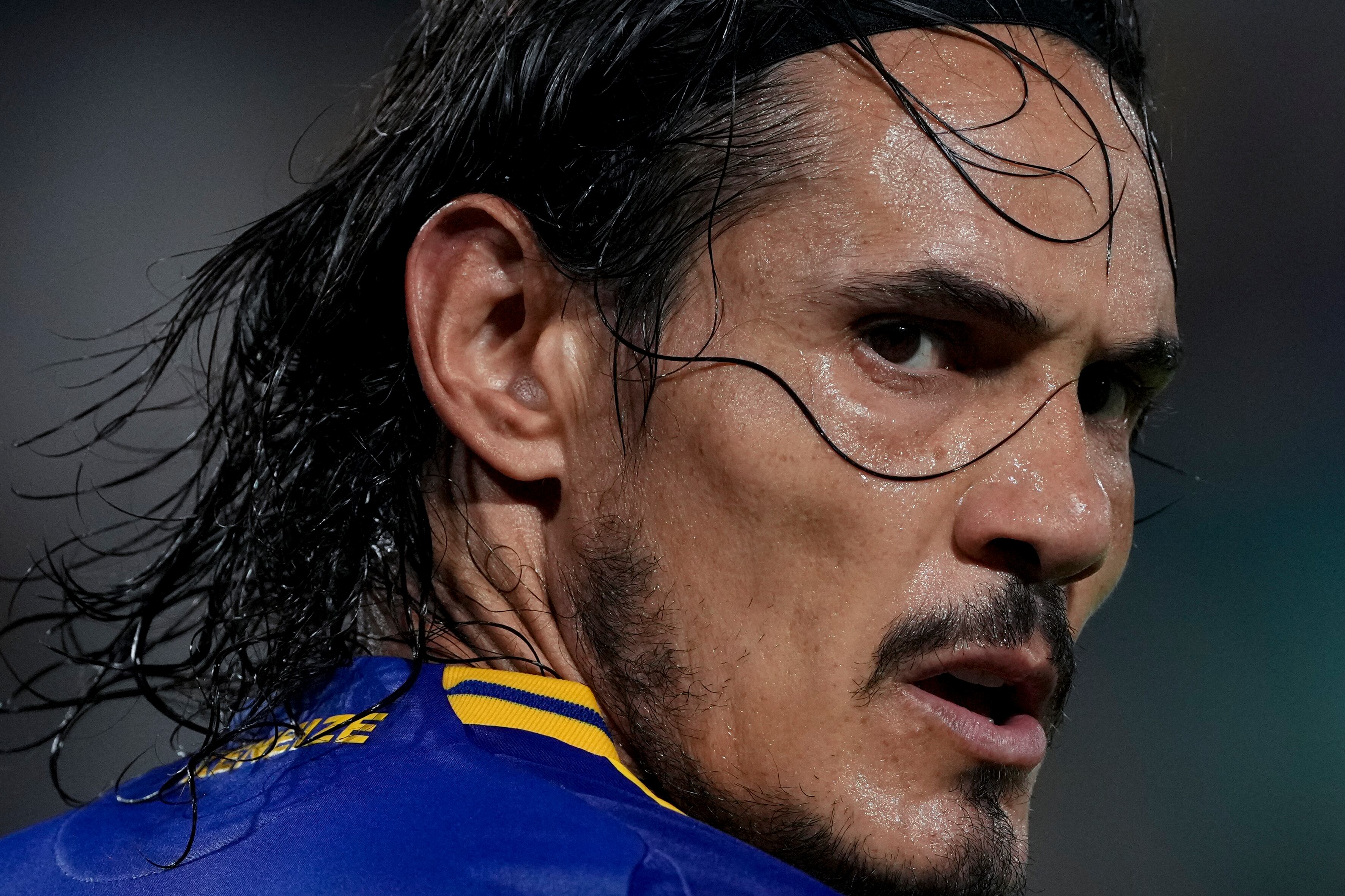 Edinson Cavani of Argentina's Boca Juniors reacts during a Copa Libertadores soccer match against Peru's Alianza Lima at La Bombonera stadium in Buenos Aires, Argentina, Tuesday, Feb. 25, 2025. (AP Photo/Gustavo Garello)