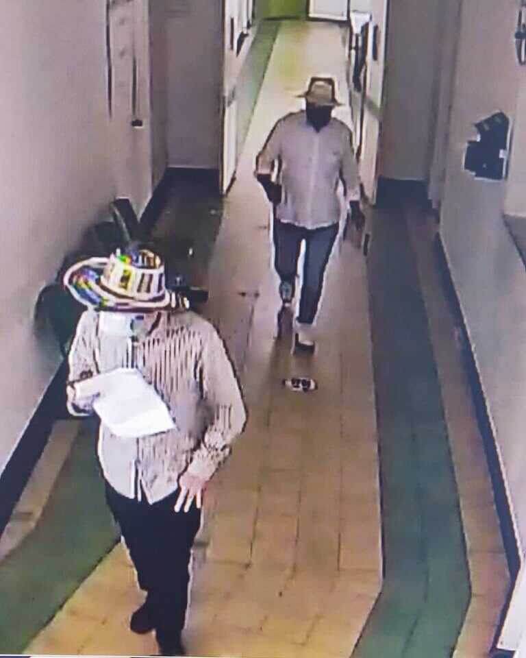 Estos hombres habrían cometido el hurto.