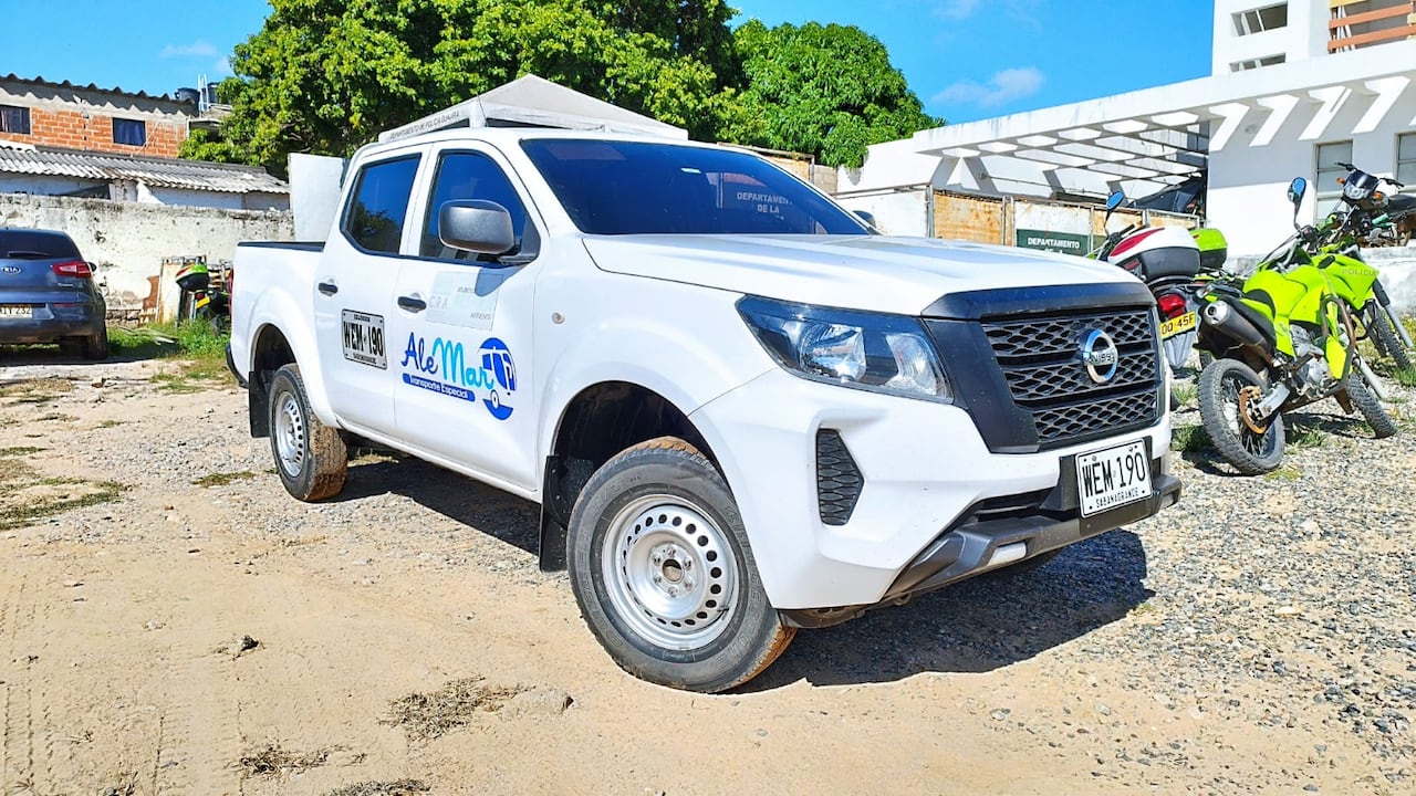 Ocho camionetas como estas fueron robadas por hombres armados que entraron al parqueadero de la empresa.