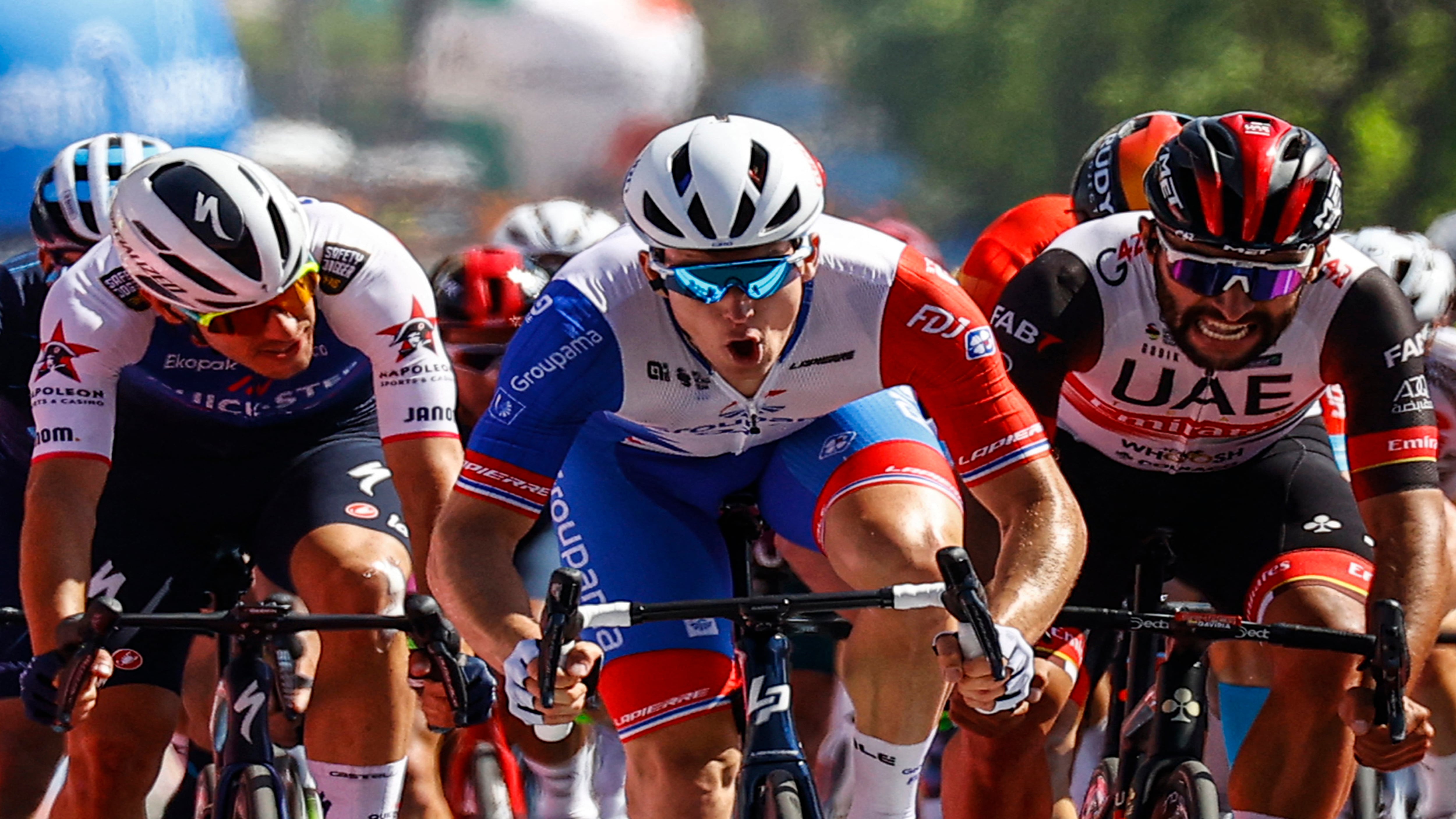 Arnaud Démare ganador del embalaje en la etapa 5