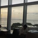 Se instalaron películas nanocerámicas en más de 390 m2 de ventanales del
aeropuerto que reducen hasta en un 65 % el calor generado por el sol.