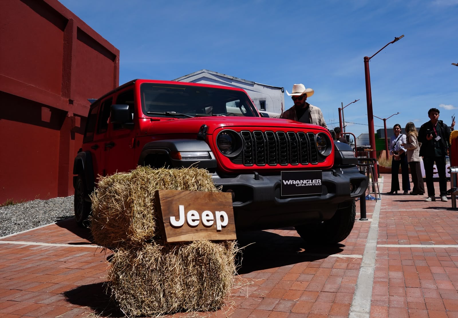 Día Mundial del Corazón: Clínica Shaio y Jeep reconocen la labor de equipos médicos en Colombia.