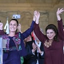 Claudia Sheinbaum, nueva presidenta de México y Clara Brugada, alcaldesa de la capital del país. (Photo by Alfredo ESTRELLA / AFP)