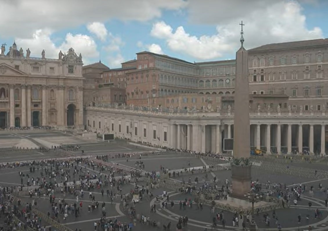 aún no se ha efectuado la elección del Romano Pontífice.