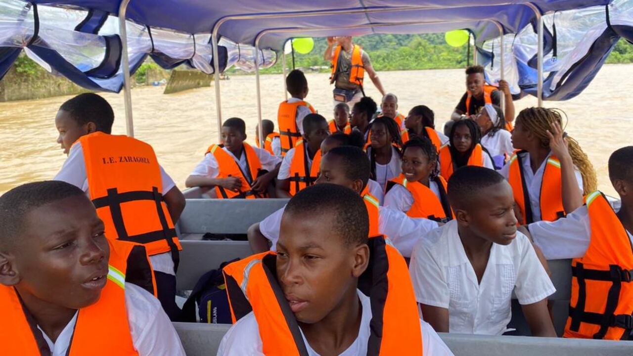 Las 10 lanchas de transporte escolar beneficarán a los niños, niñas y jóvenes del municipio de López de Micay, Pacífico caucano.