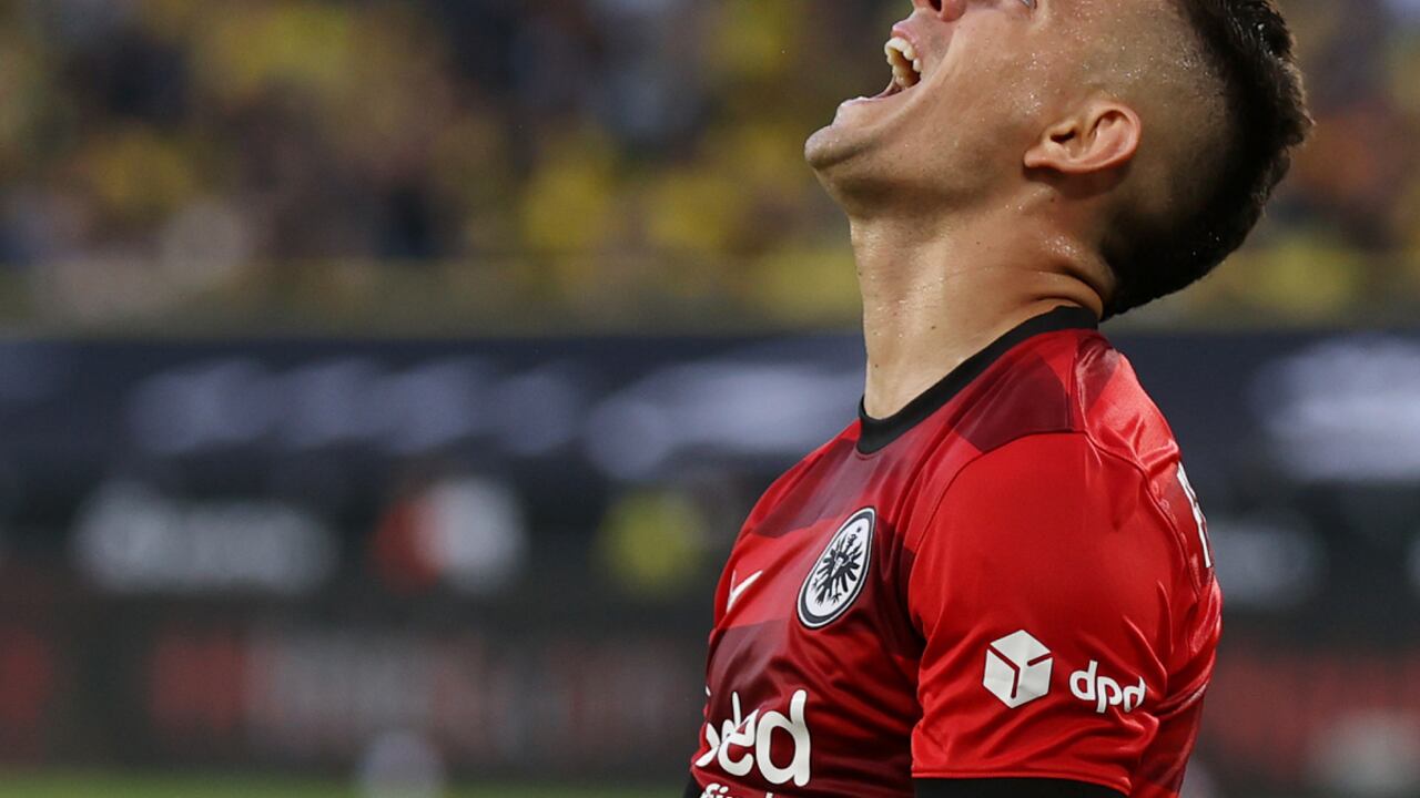 Rafael Santos Borré con Eintracht Frankfurt