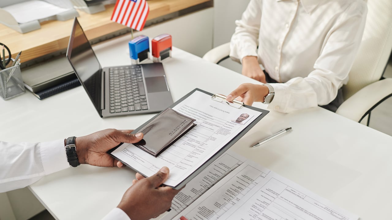 Tramitar permiso de trabajo en EE.UU. es una buena opción para trabajar de forma legal en el país.