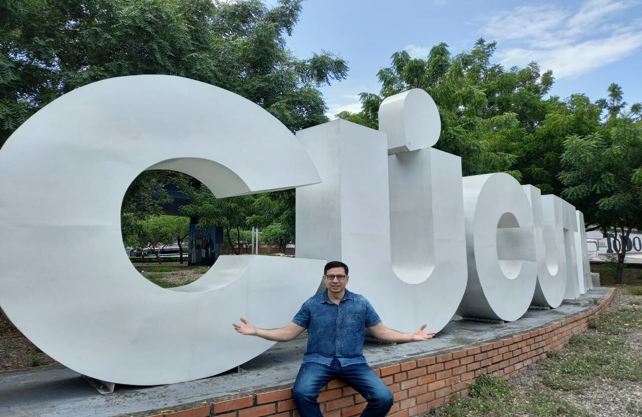 Eduardo Pérez León, el único profesor colombiano nominado al premio Mejor Maestro del Mundo por la Fundación Varkey de Inglaterra.