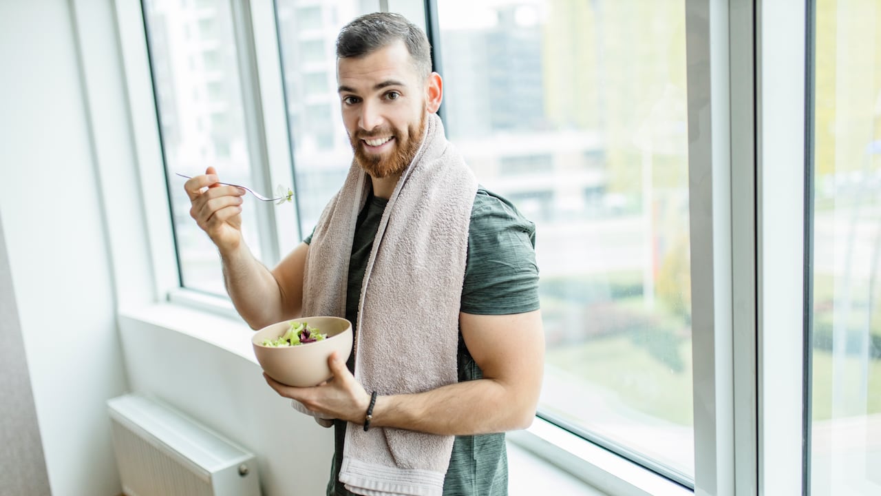 Estas son las frutas y alimentos que ayudan a aumentar los niveles de testosterona de manera natural