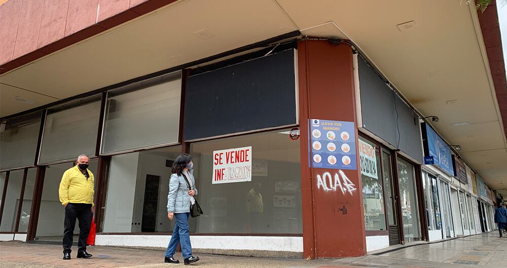 Varios de los locales del centro comercial de Los Héroes quedaron vacíos después del paro nacional. Los comerciantes no quieren arriesgarse a ser lastimados o vandalizados en medio de los enfrentamientos en el sector.